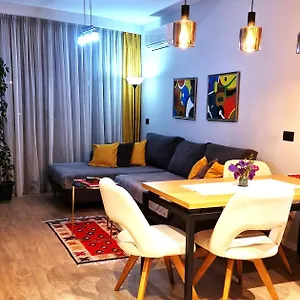 Luxury , تيرانا ألبانيا